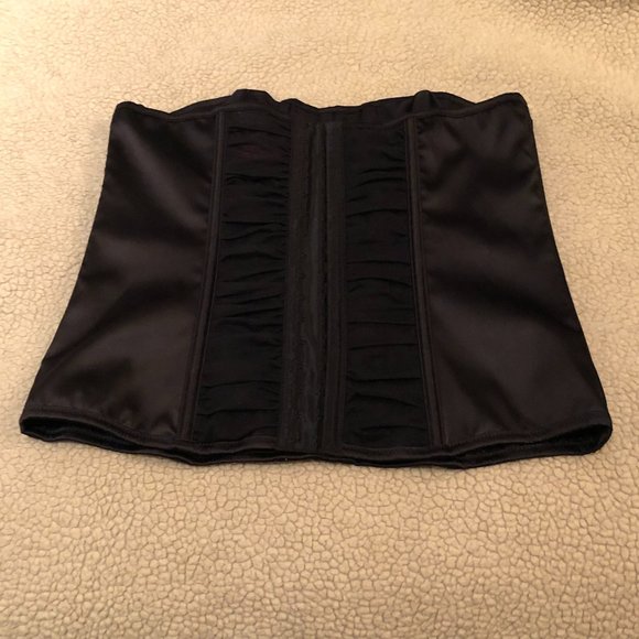 🇨🇦🍁💥Host Pickx2!!!💥La Senza Black Corset Style Top - NWT🇨🇦🍁COPY - Picture 2 of 3